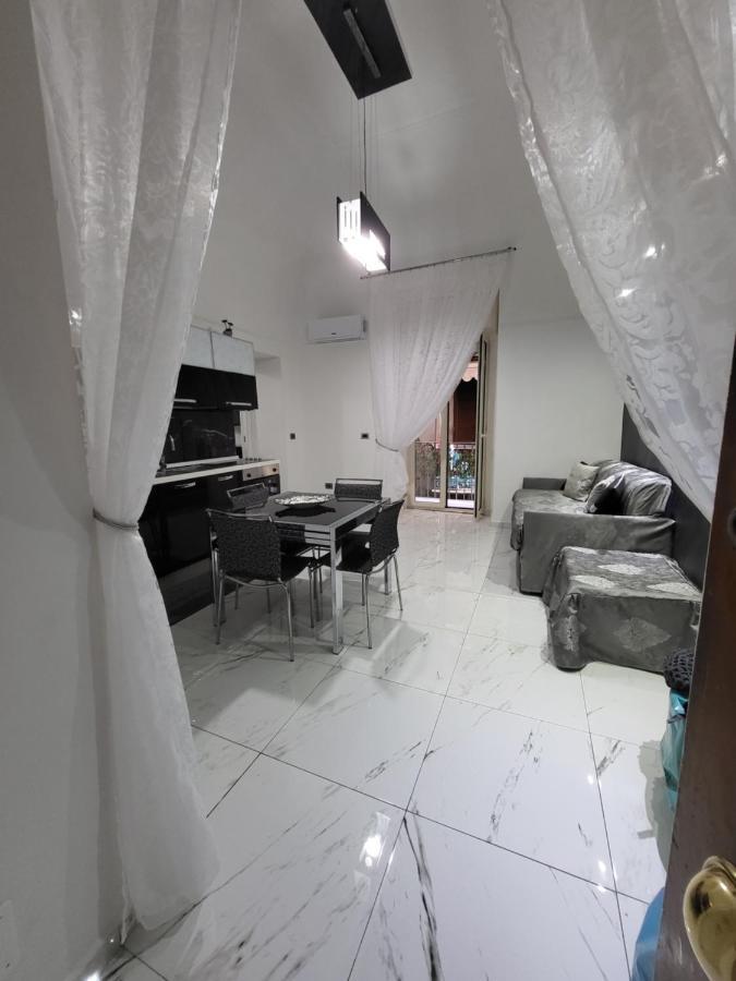 ナポリLa Casa Di Titinaアパートメント エクステリア 写真